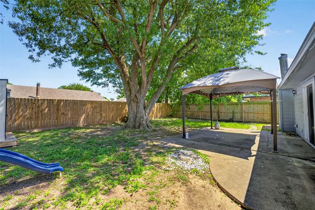 2527 Corral Trail, Friendswood, TX 77546