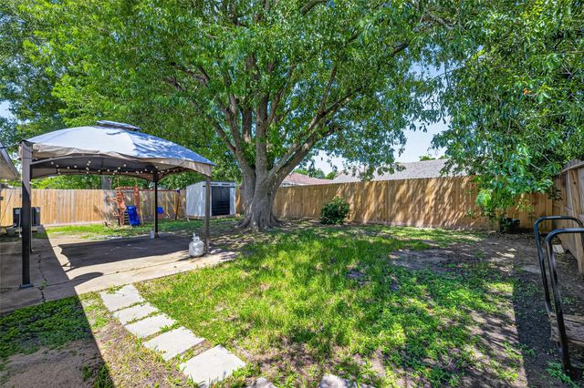 2527 Corral Trail, Friendswood, TX 77546