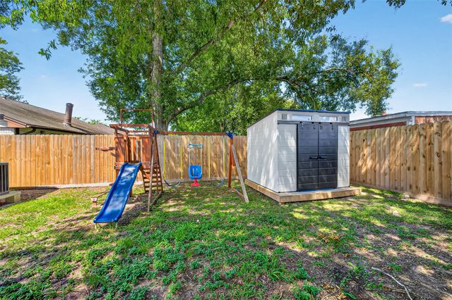 2527 Corral Trail, Friendswood, TX 77546