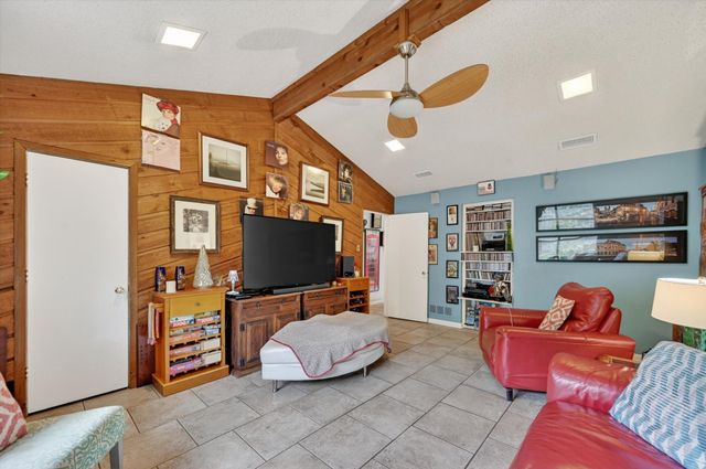 10015 Chimney Hill Lane, Dallas, TX 75243