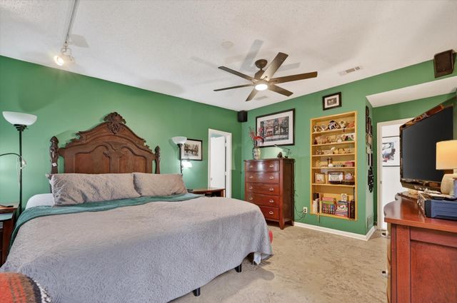 10015 Chimney Hill Lane, Dallas, TX 75243