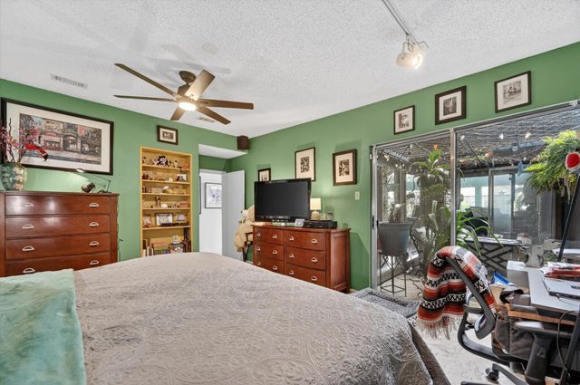 10015 Chimney Hill Lane, Dallas, TX 75243