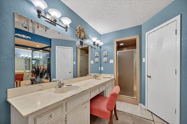 10015 Chimney Hill Lane, Dallas, TX 75243