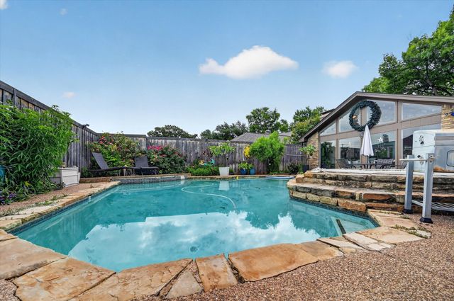 10015 Chimney Hill Lane, Dallas, TX 75243