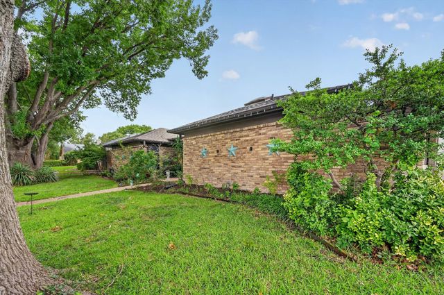 10015 Chimney Hill Lane, Dallas, TX 75243