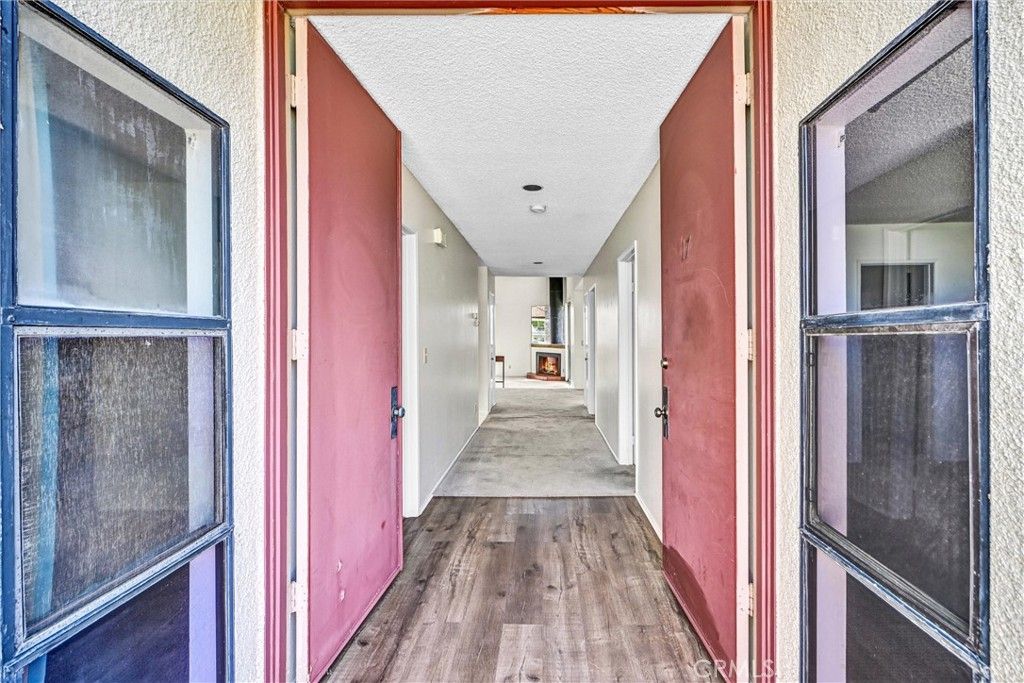 Image 10 of property listing at 4513 Cove Drive 17, Carlsbad, CA 92008