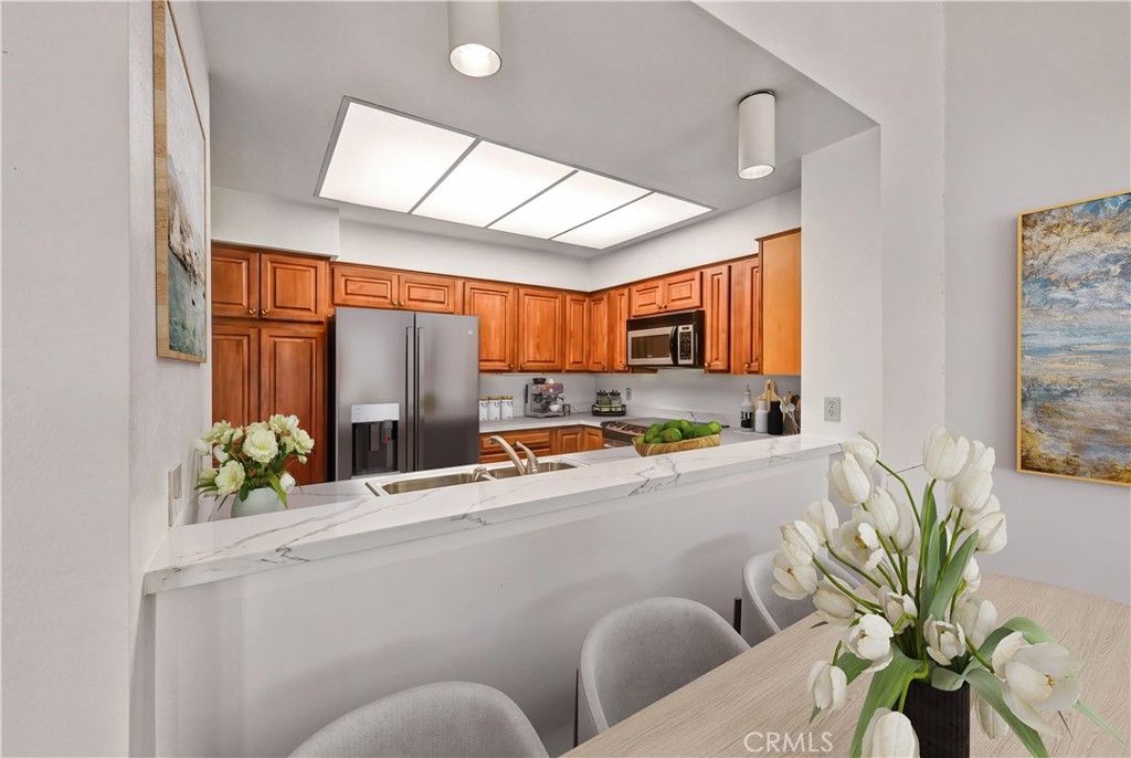 Image 15 of property listing at 4513 Cove Drive 17, Carlsbad, CA 92008