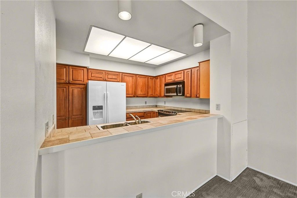 Image 16 of property listing at 4513 Cove Drive 17, Carlsbad, CA 92008