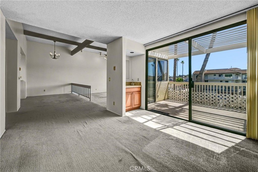 Image 20 of property listing at 4513 Cove Drive 17, Carlsbad, CA 92008