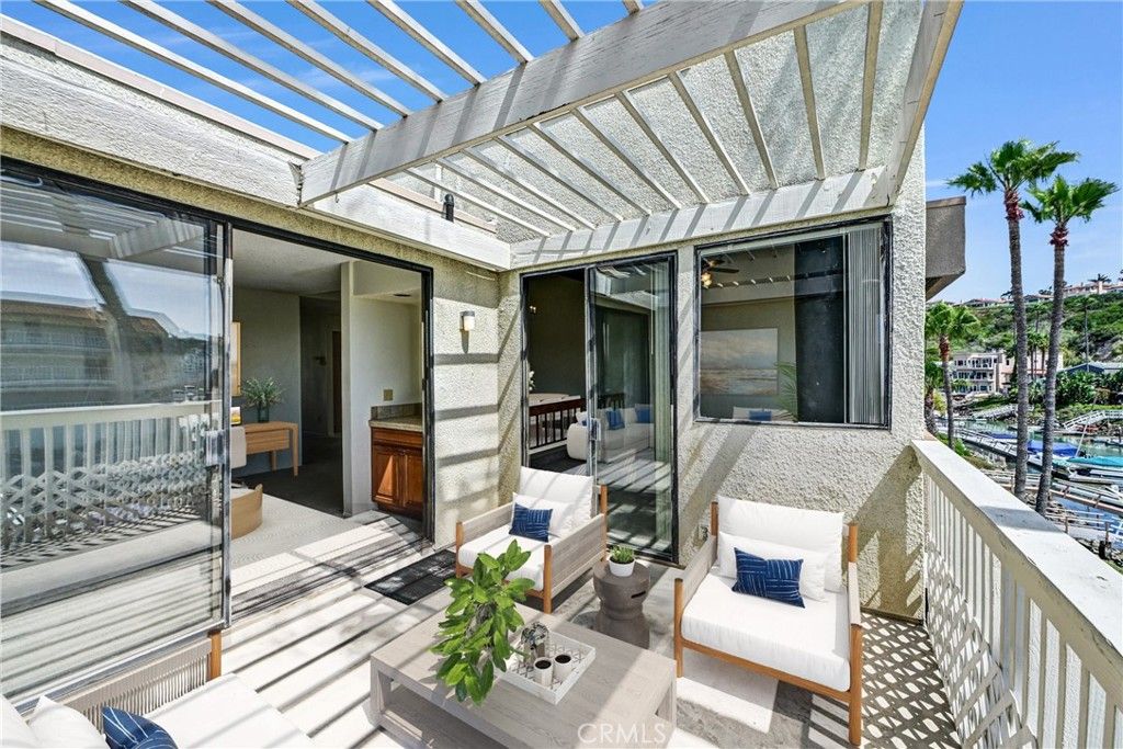 Image 27 of property listing at 4513 Cove Drive 17, Carlsbad, CA 92008