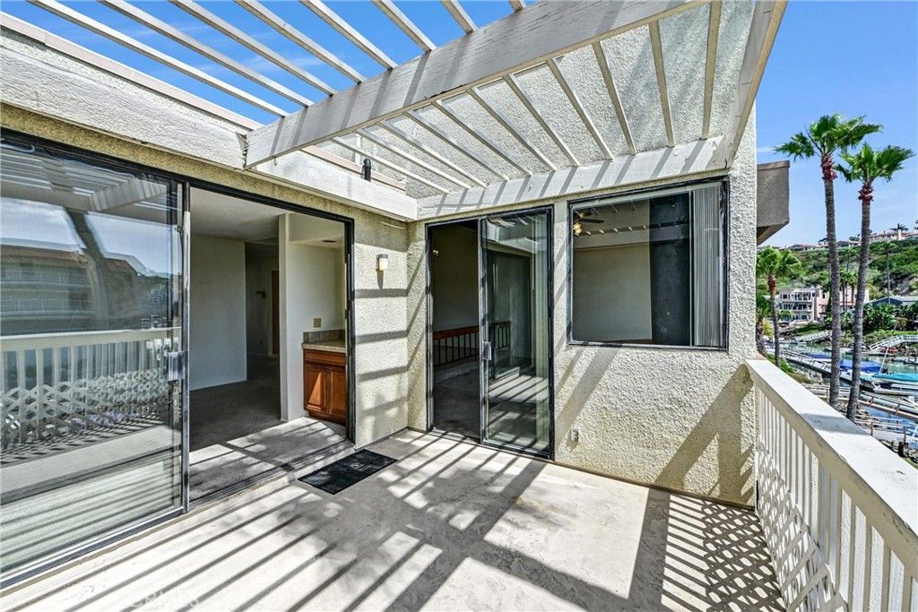 Image 28 of property listing at 4513 Cove Drive 17, Carlsbad, CA 92008