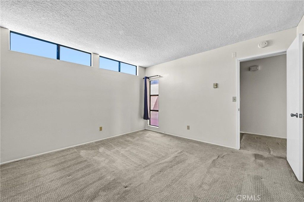 Image 31 of property listing at 4513 Cove Drive 17, Carlsbad, CA 92008