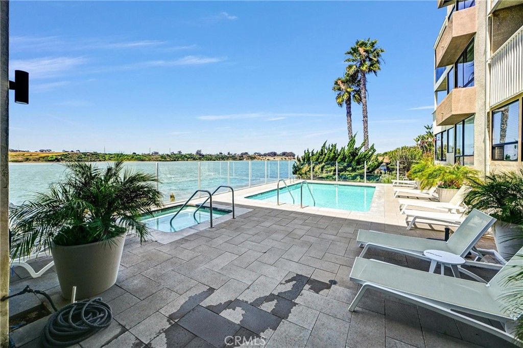 Image 46 of property listing at 4513 Cove Drive 17, Carlsbad, CA 92008