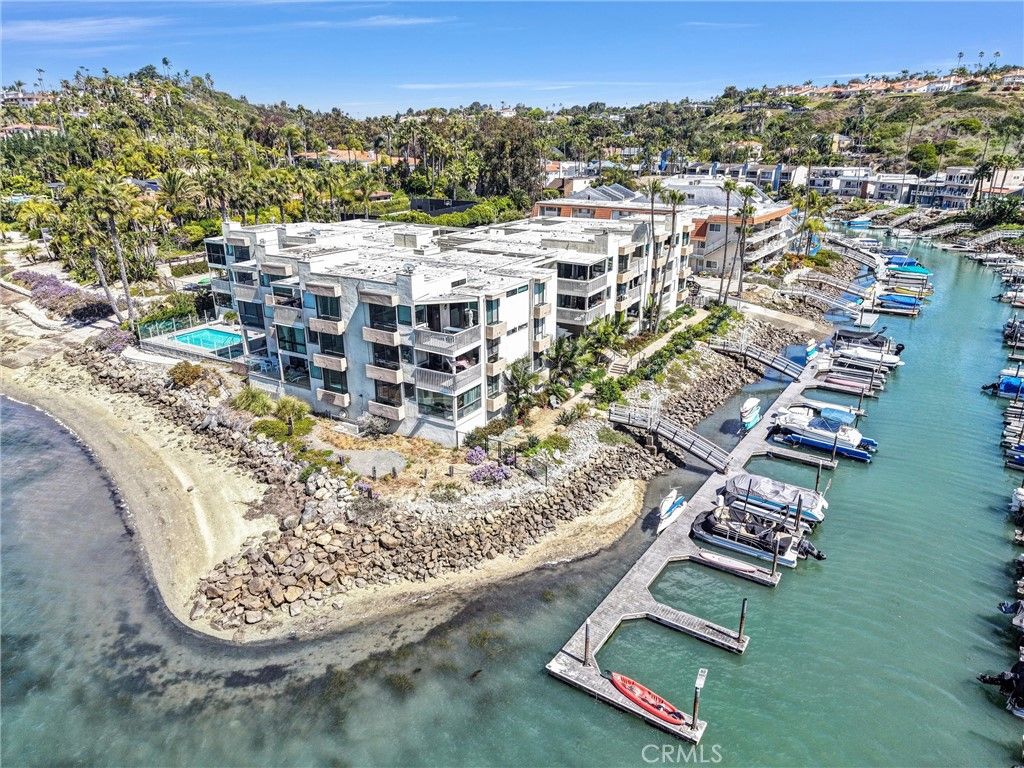 Image 55 of property listing at 4513 Cove Drive 17, Carlsbad, CA 92008