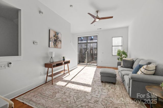 927 E 8TH Street, Charlotte, NC 28204