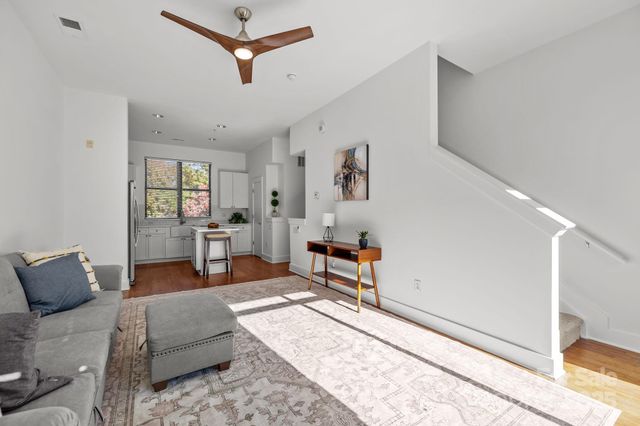 927 E 8TH Street, Charlotte, NC 28204