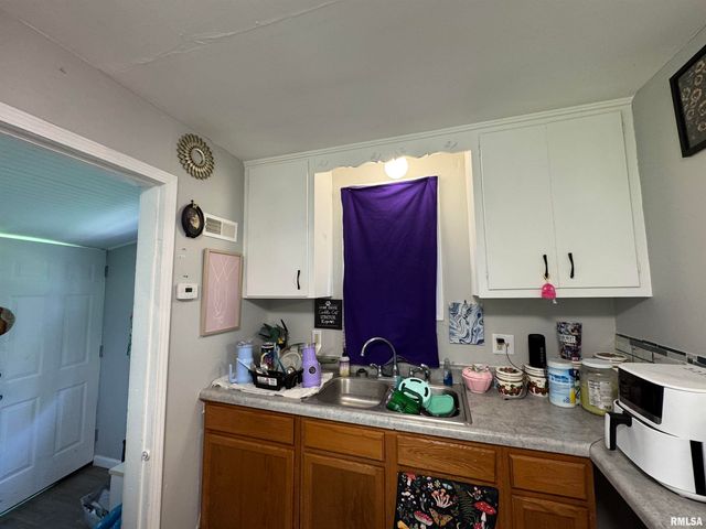 901 E WILSON Avenue, Peoria Heights, IL 61616