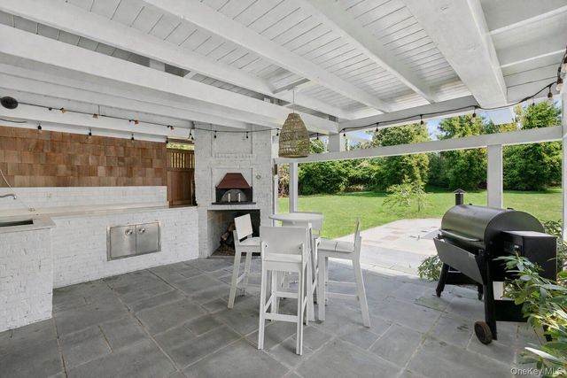 30 E Hollow Road, East Hampton, NY 11937