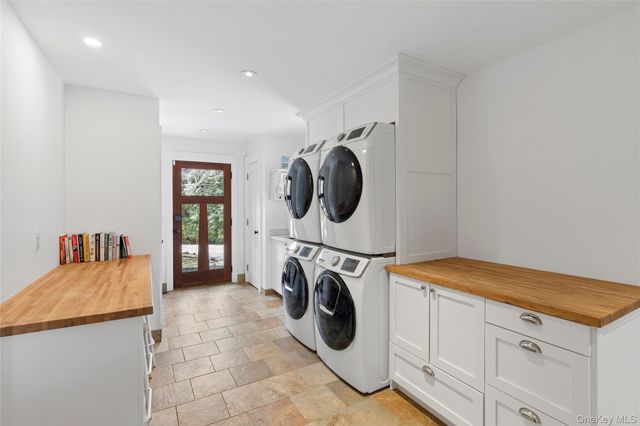 30 E Hollow Road, East Hampton, NY 11937