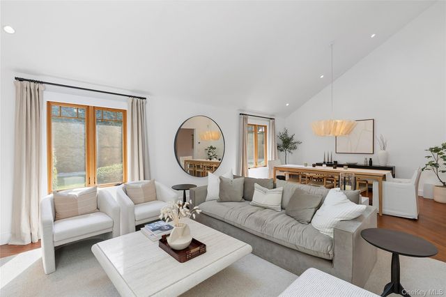 30 E Hollow Road, East Hampton, NY 11937