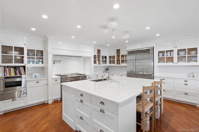 30 E Hollow Road, East Hampton, NY 11937