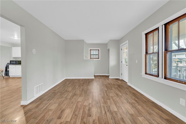 485 E Archwood Avenue, Akron, OH 44301