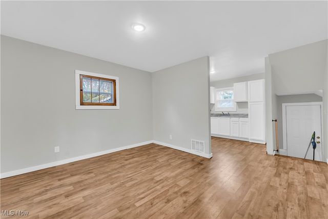 485 E Archwood Avenue, Akron, OH 44301