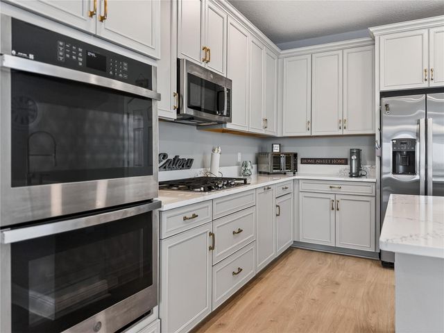 1673 SUTTONSET TRAIL, Zephyrhills, FL 33541