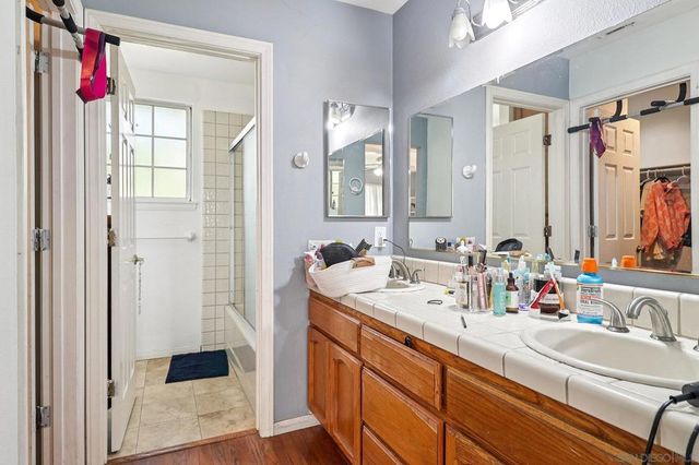 584 E Bobier, Vista, CA 92084