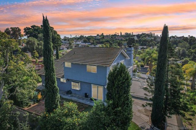 584 E Bobier, Vista, CA 92084