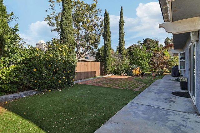 584 E Bobier, Vista, CA 92084