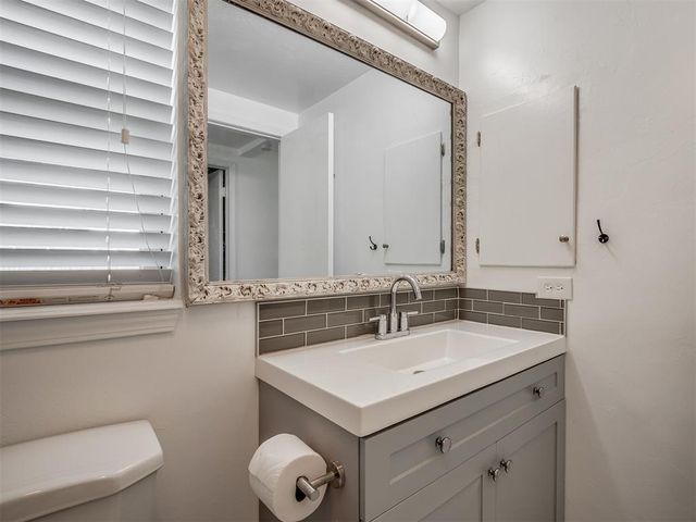 8337 NW 38th Terrace, Bethany, OK 73008