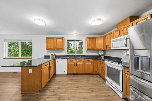 2111 22nd AVE SE, Puyallup, WA 98372