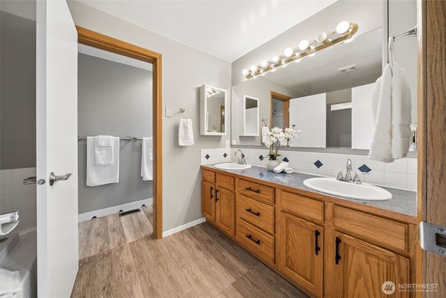 2111 22nd AVE SE, Puyallup, WA 98372