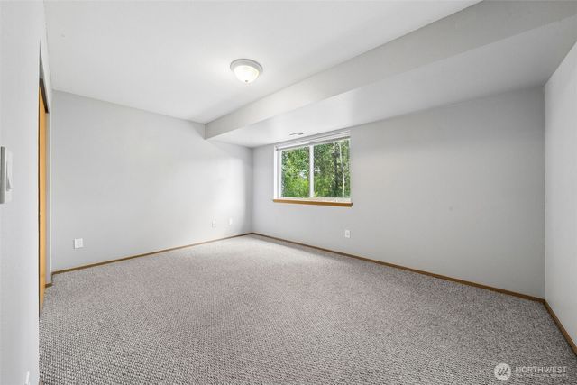 2111 22nd AVE SE, Puyallup, WA 98372