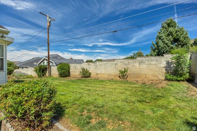 539 E 250 N, Centerville, UT 84014