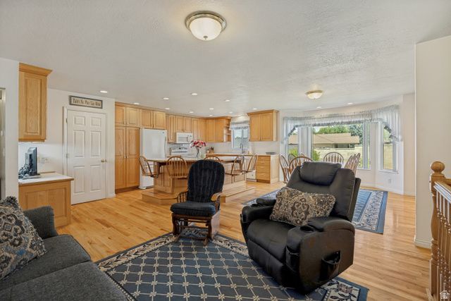 539 E 250 N, Centerville, UT 84014