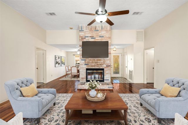 1509 Windsor Drive, Friendswood, TX 77546