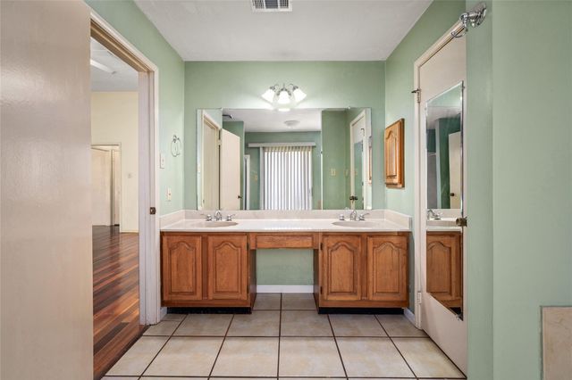 1509 Windsor Drive, Friendswood, TX 77546