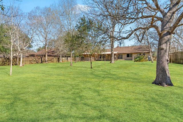 1509 Windsor Drive, Friendswood, TX 77546