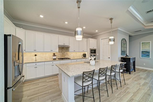 5731 CHEECH GLEN, Bradenton, FL 34211