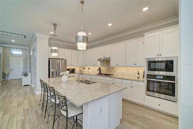 5731 CHEECH GLEN, Bradenton, FL 34211