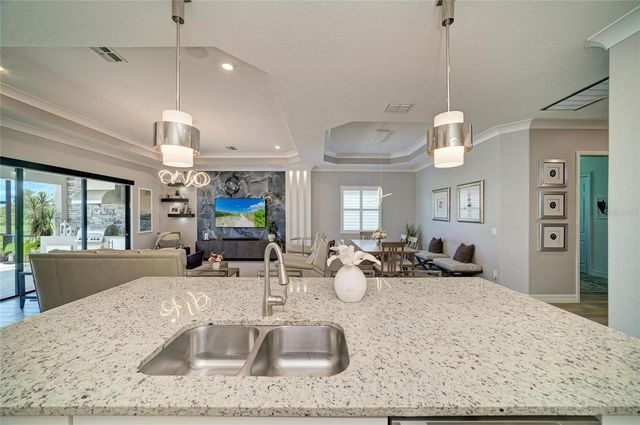 5731 CHEECH GLEN, Bradenton, FL 34211