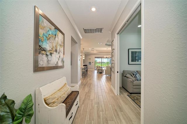 5731 CHEECH GLEN, Bradenton, FL 34211