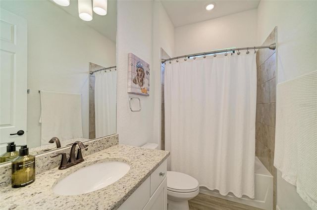 5731 CHEECH GLEN, Bradenton, FL 34211