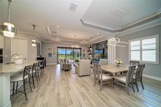 5731 CHEECH GLEN, Bradenton, FL 34211