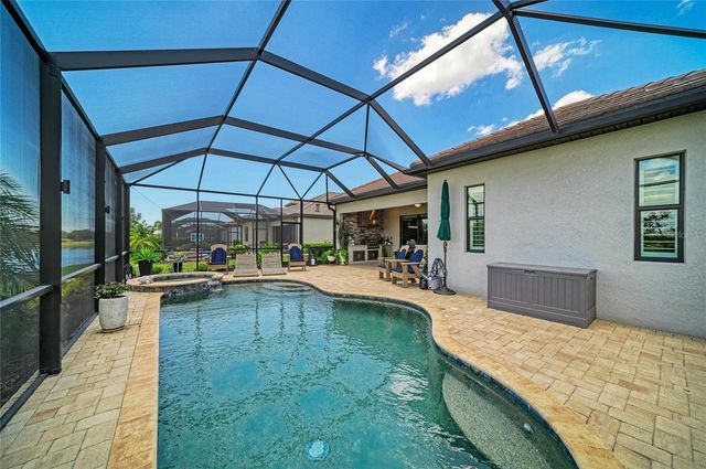 5731 CHEECH GLEN, Bradenton, FL 34211