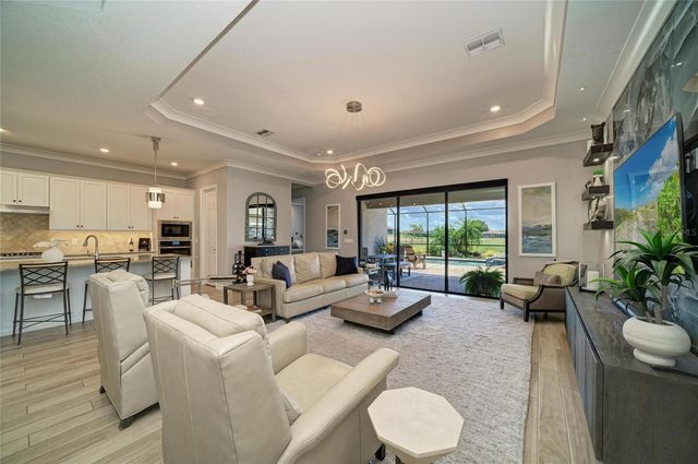 5731 CHEECH GLEN, Bradenton, FL 34211