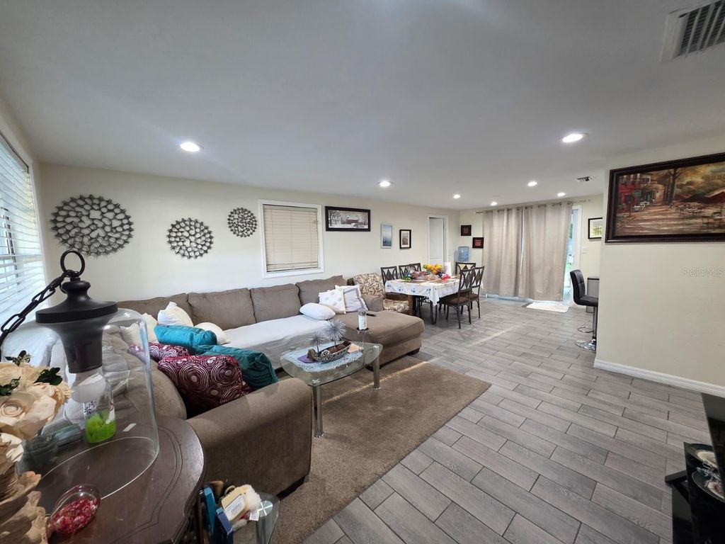 Image 13 of property listing at 3412 16TH STREET E, Bradenton, FL 34208