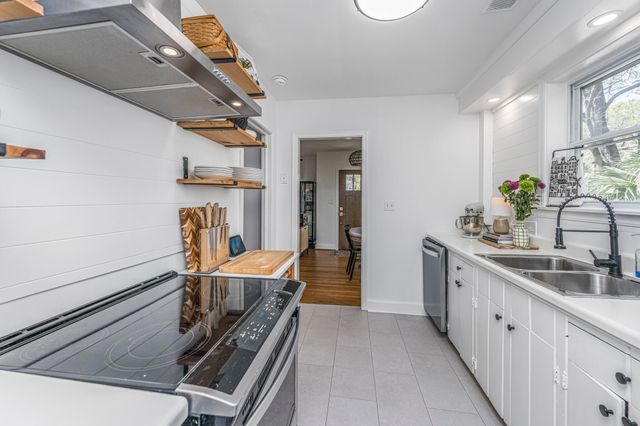 6 Stratford Road, Charleston, SC 29407